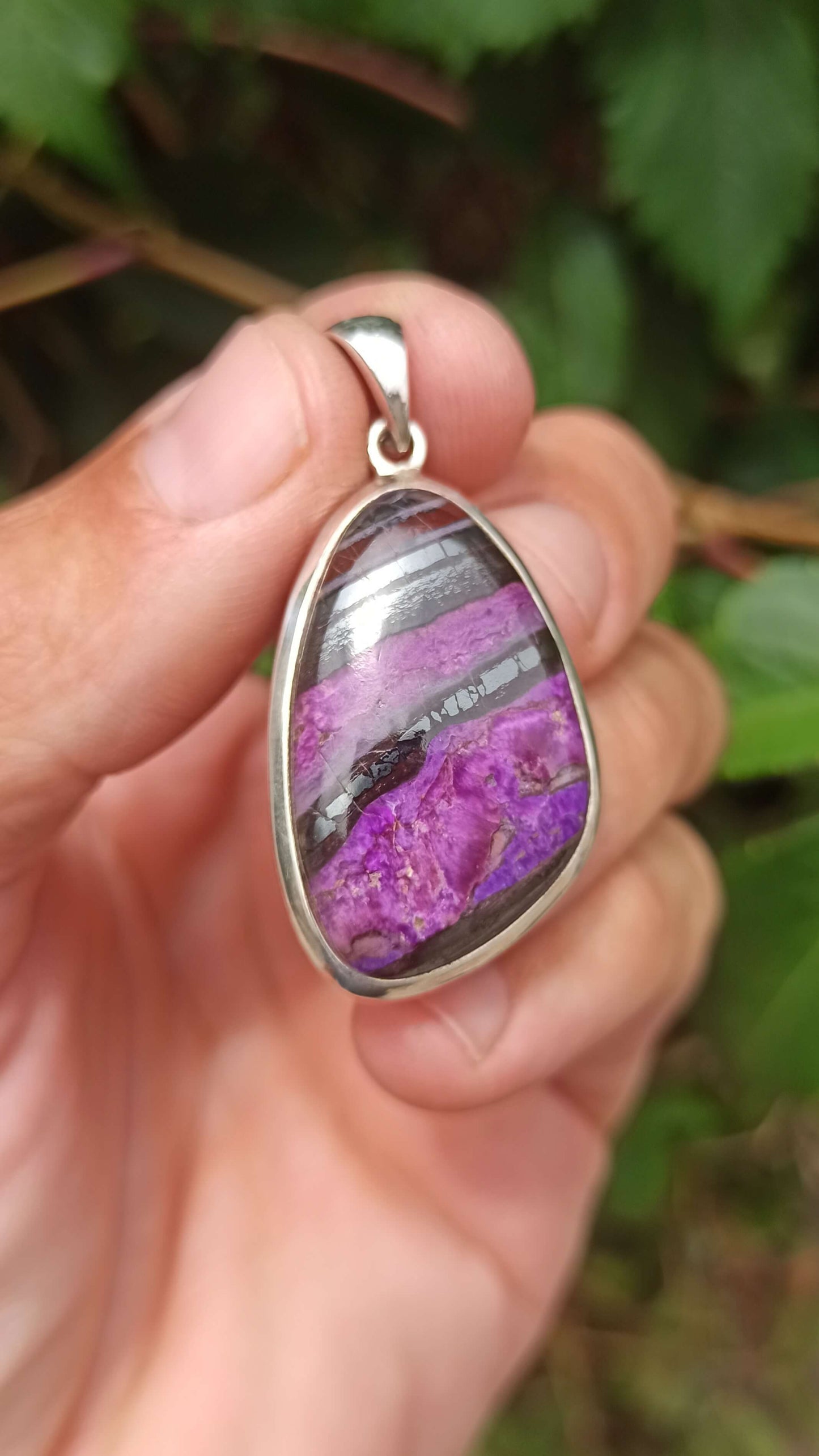Pendentif Sugilite top qualité ~ Argent