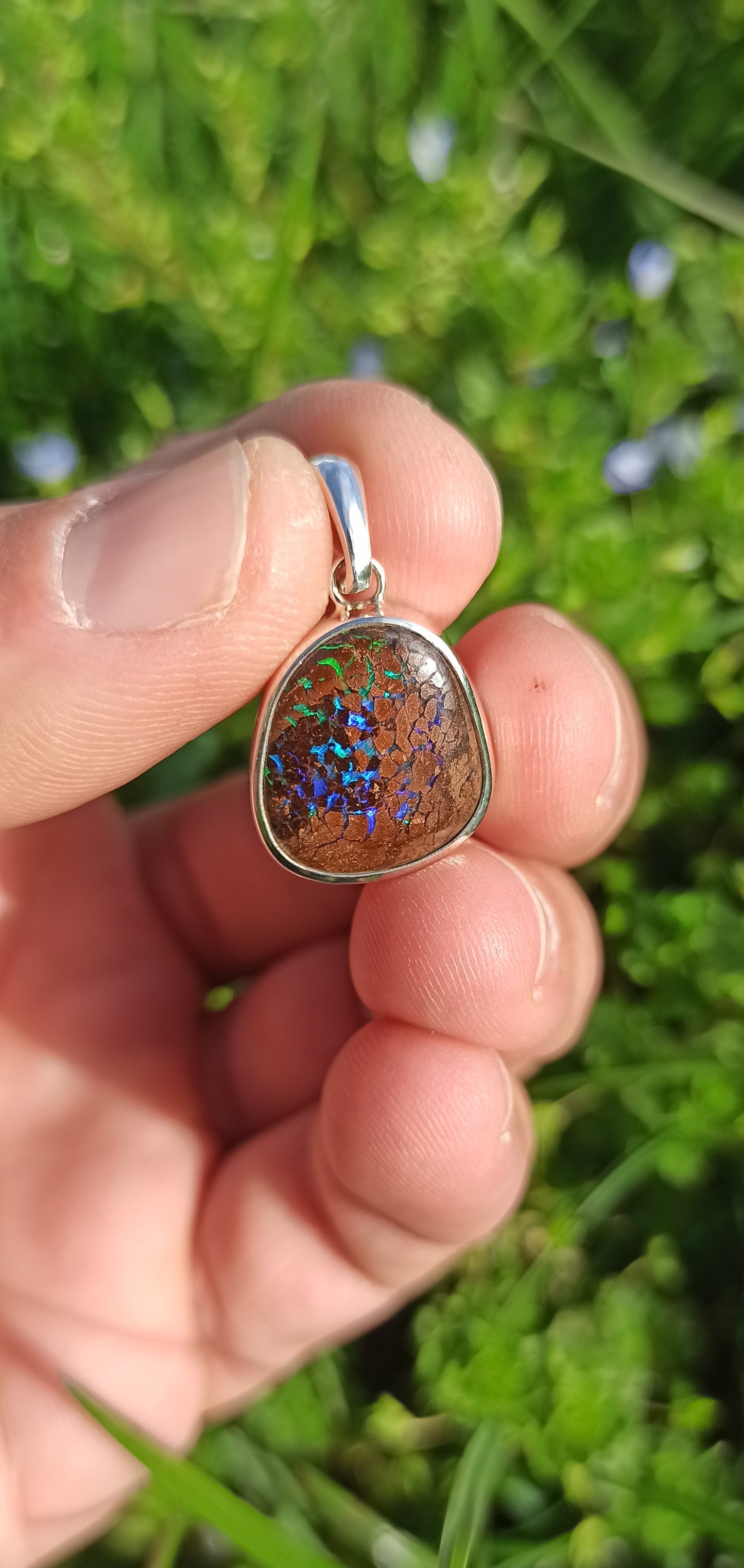 Pendentif Argent ~ Opale Boulder de Winton, Australie