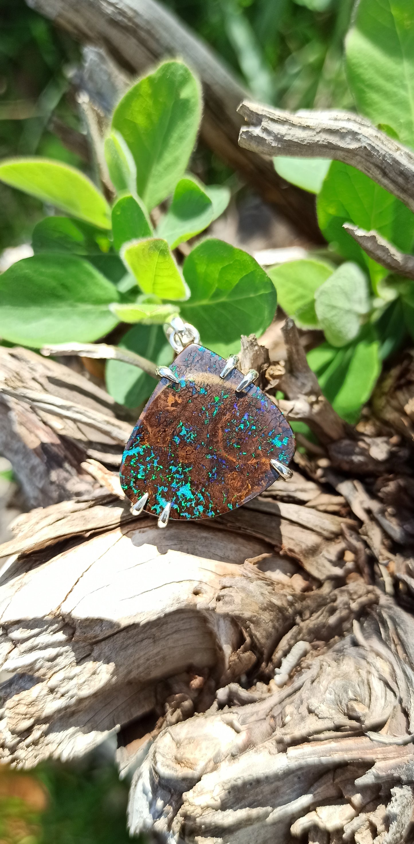 Pendentif Argent ~ Opale Boulder , Australie