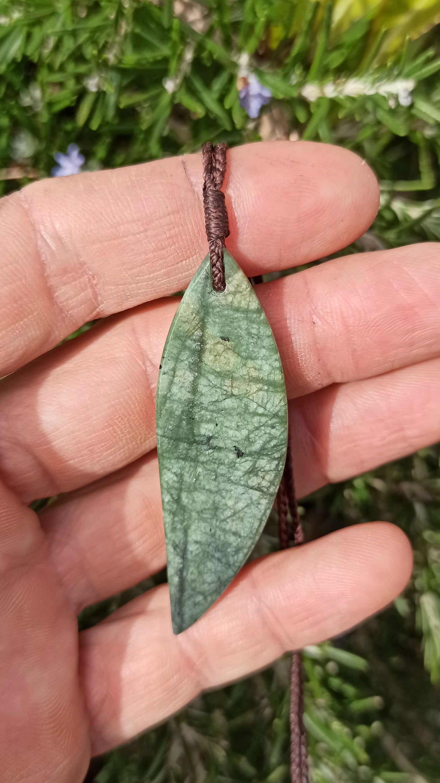 Pendentif Feuille Bowenite 🌿 Nouvelle Calédonie