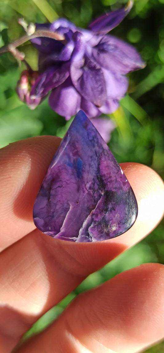 Cabochon Sugilite Richtérite