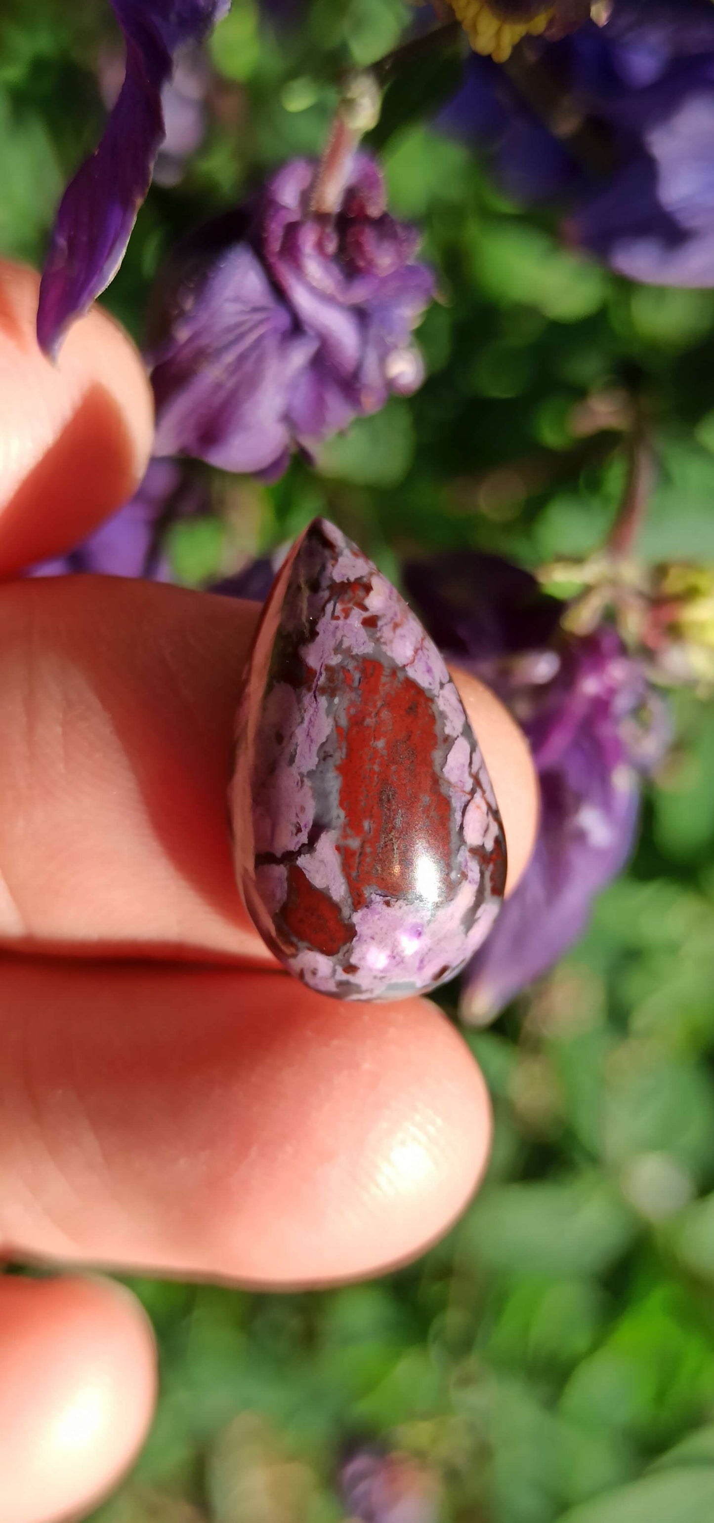 Cabochon Sugilite