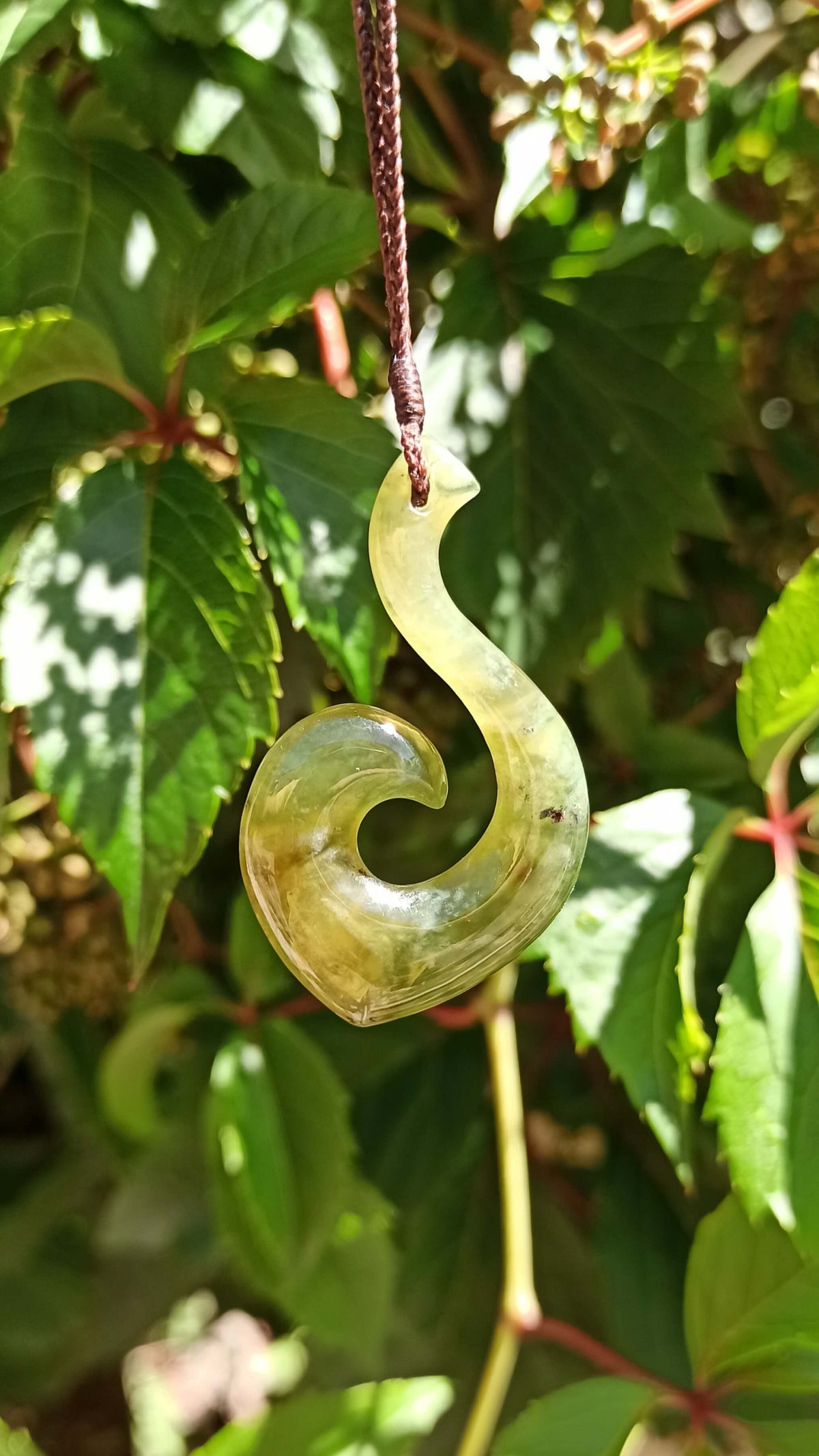 Pendentif "Koru" Vesuvianite