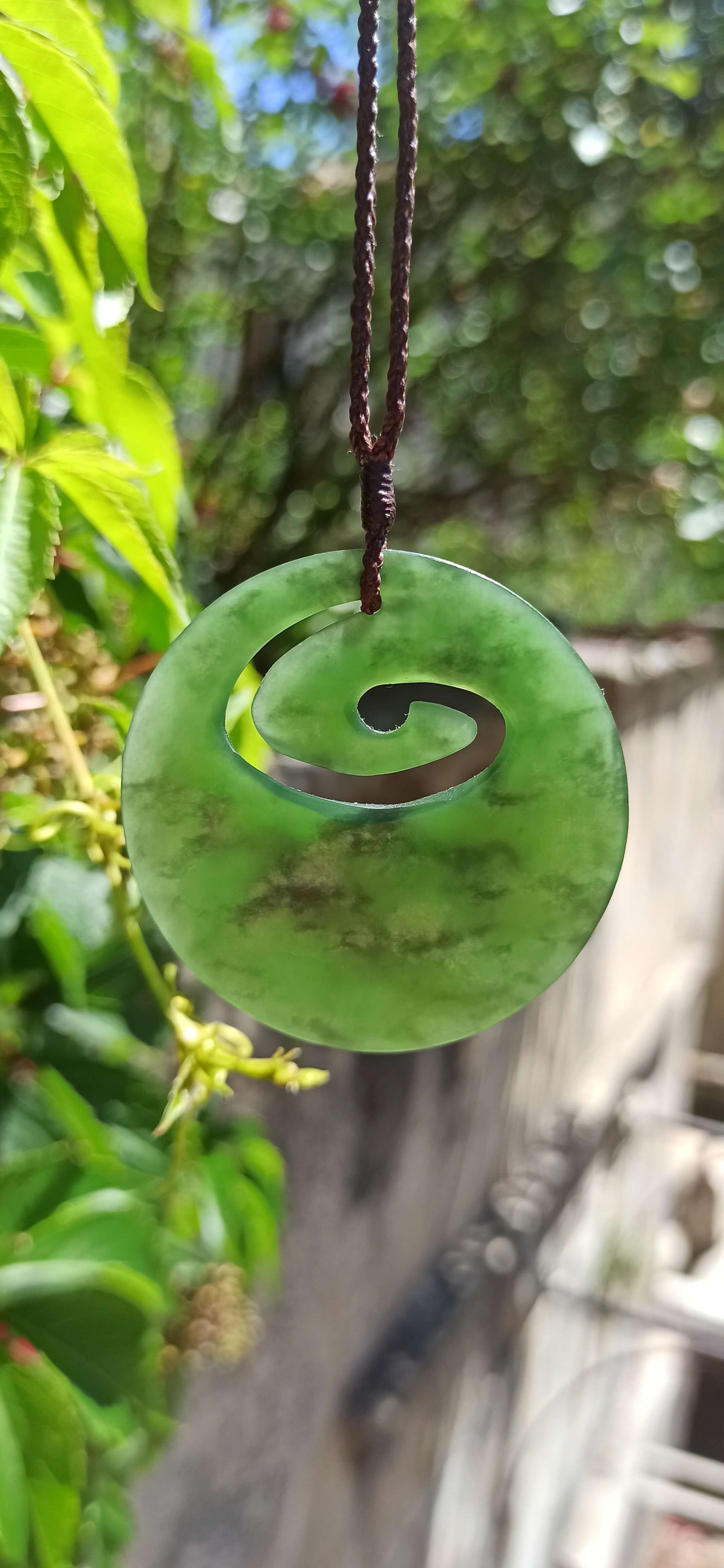 Pendentif "Koru" Marsden Flower Jade