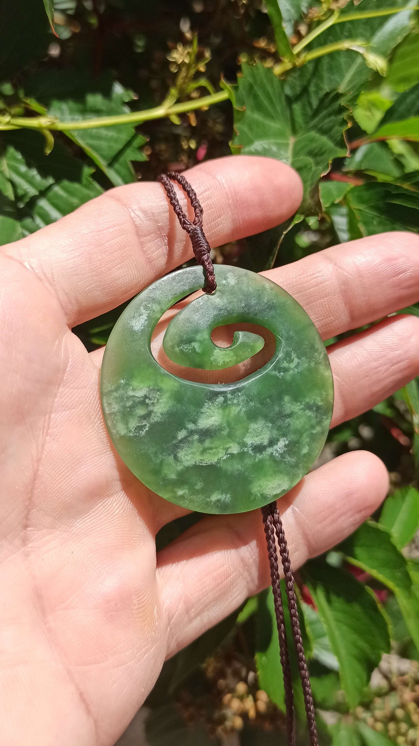 Pendentif "Koru" Marsden Flower Jade