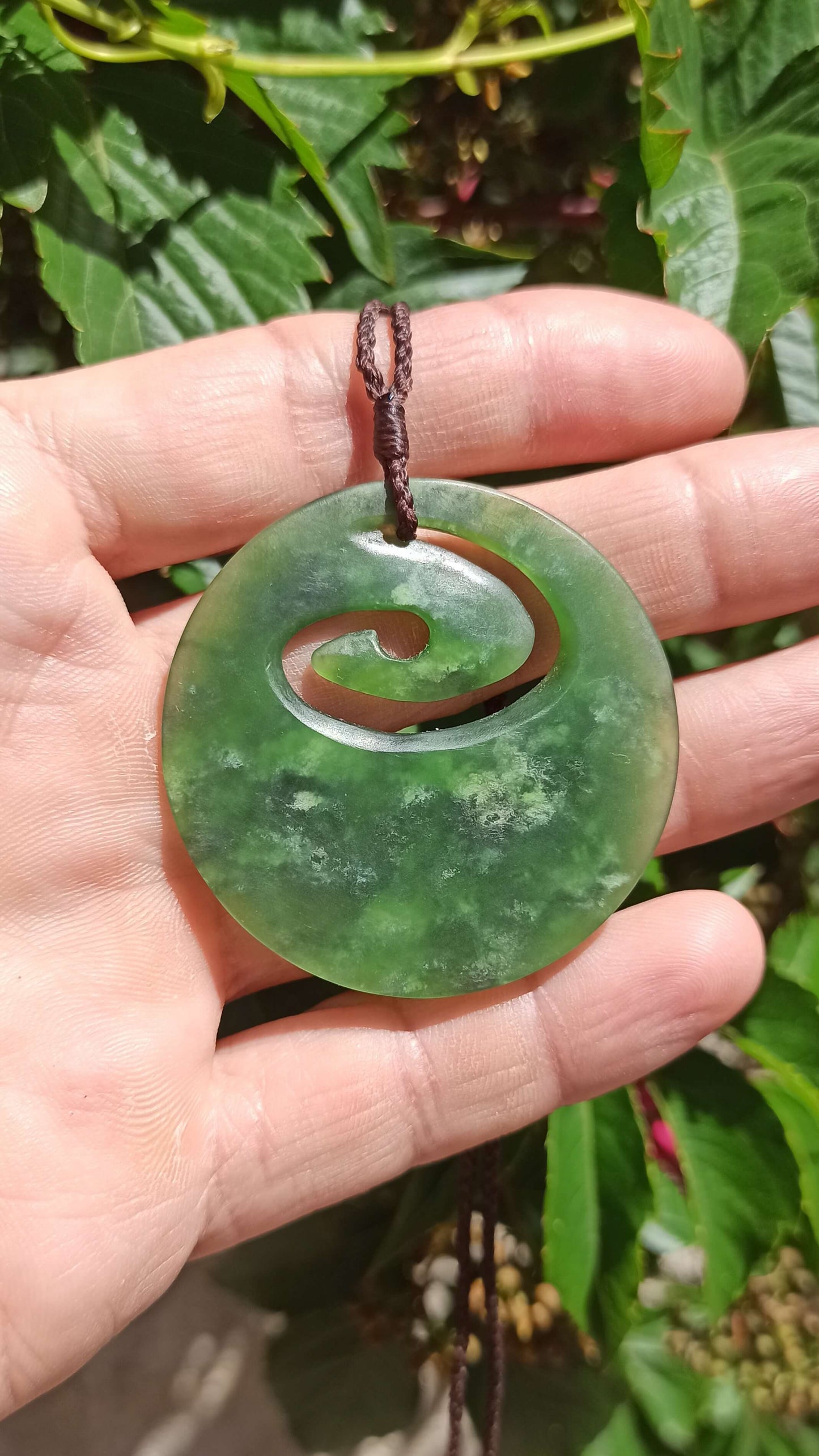 Pendentif "Koru" Marsden Flower Jade