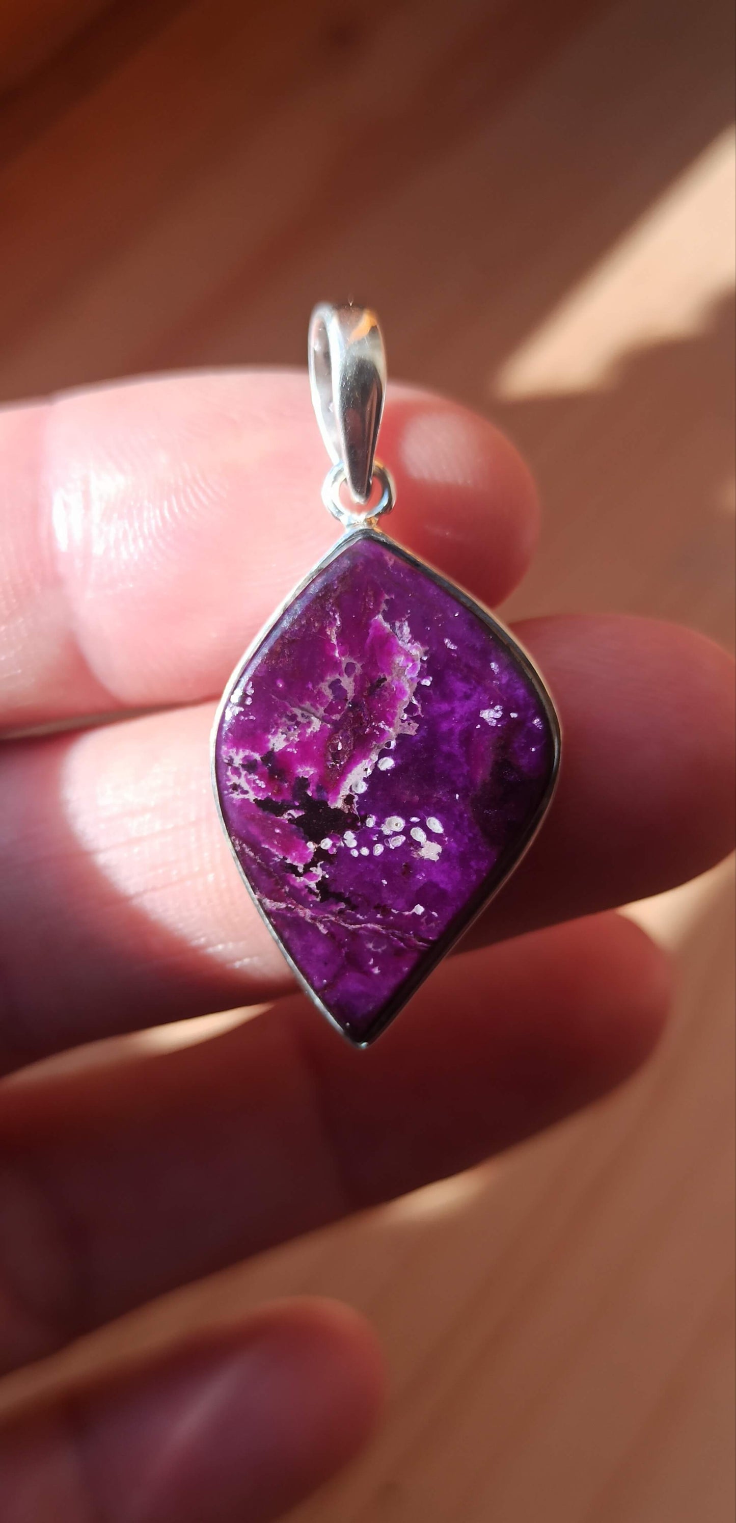 Pendentif Sugilite Feuille ~ Argent