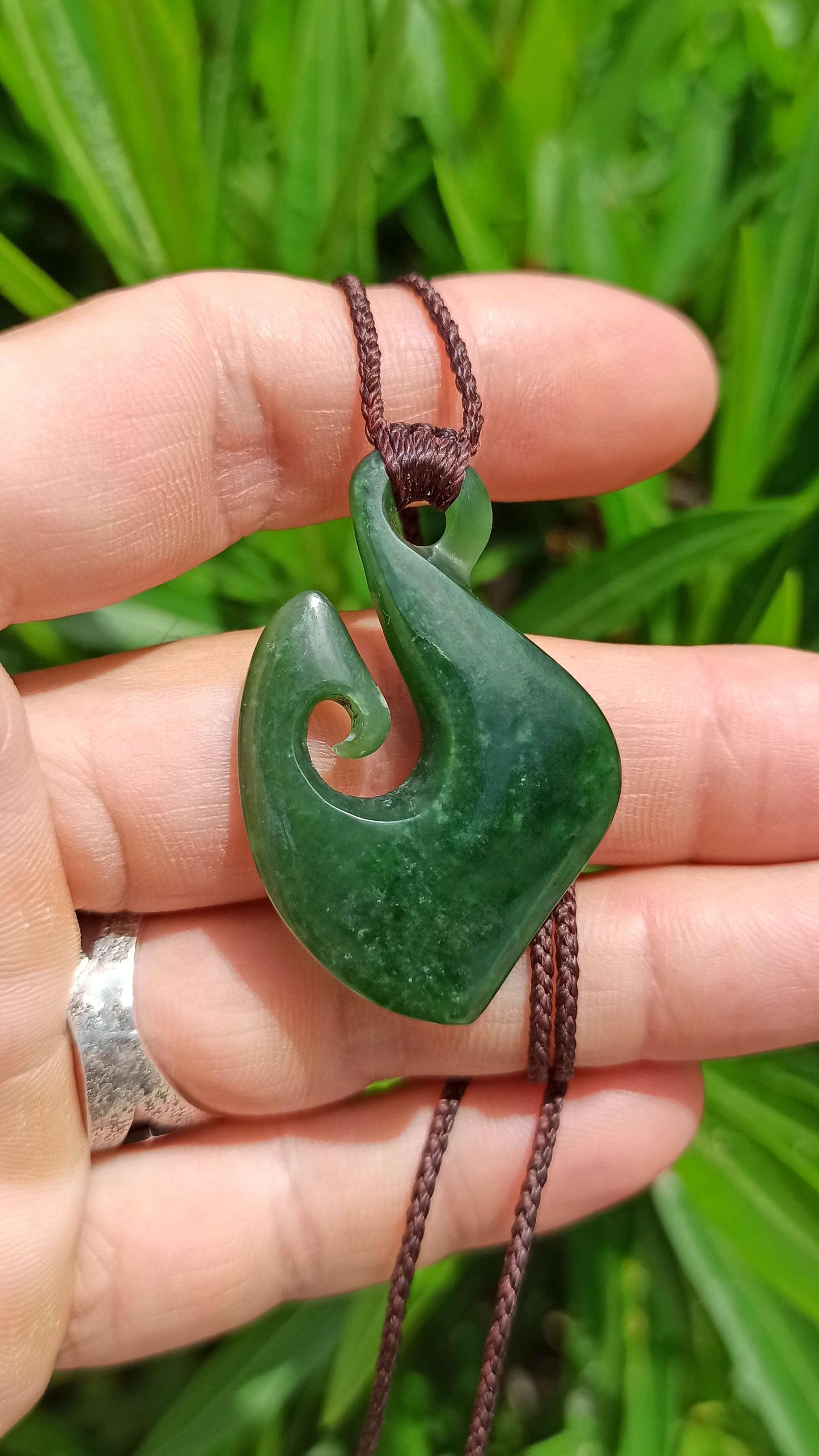Pendentif "Hei Matau" Jade de Nouvelle Zélande