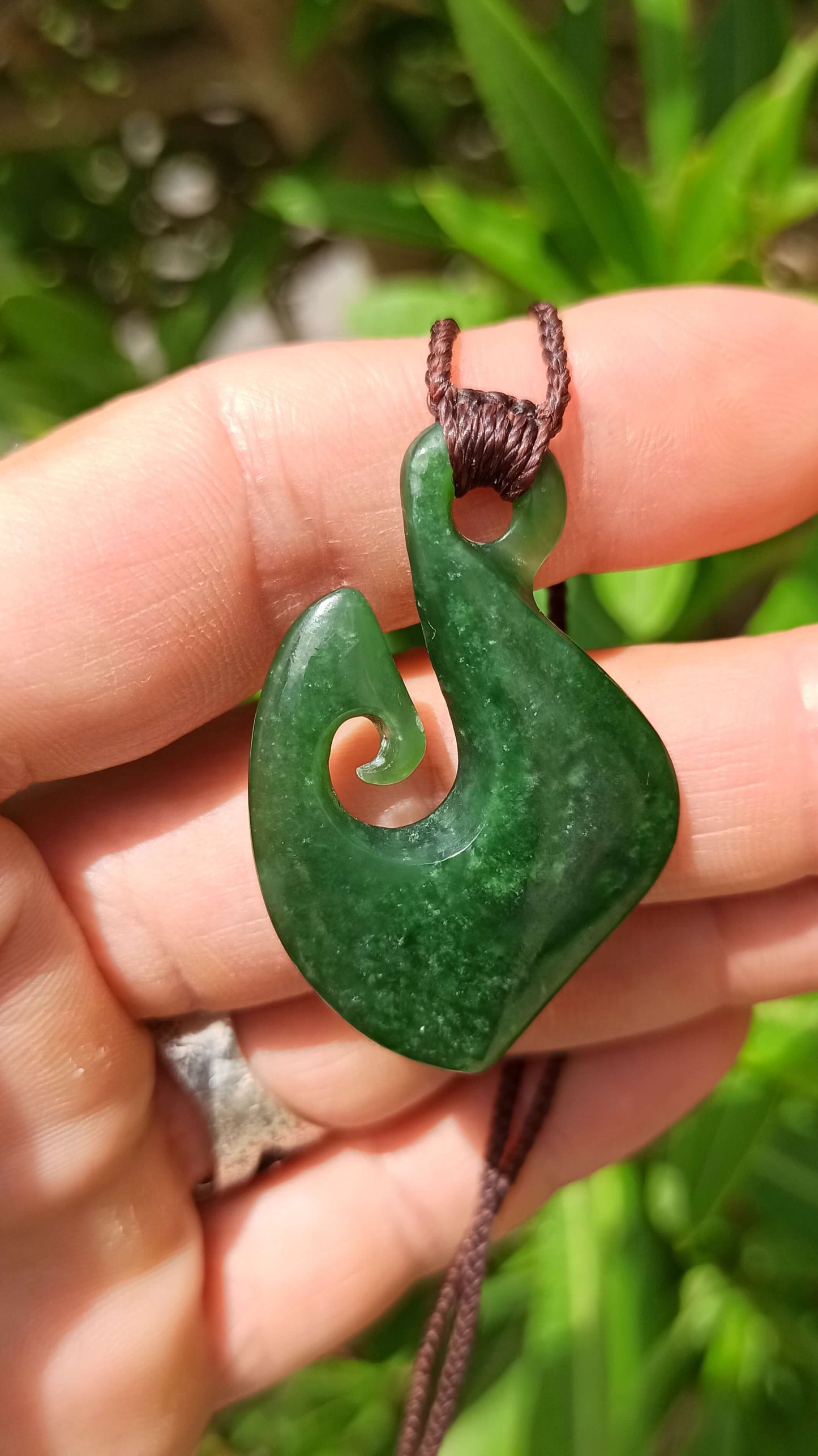 Pendentif "Hei Matau" Jade de Nouvelle Zélande