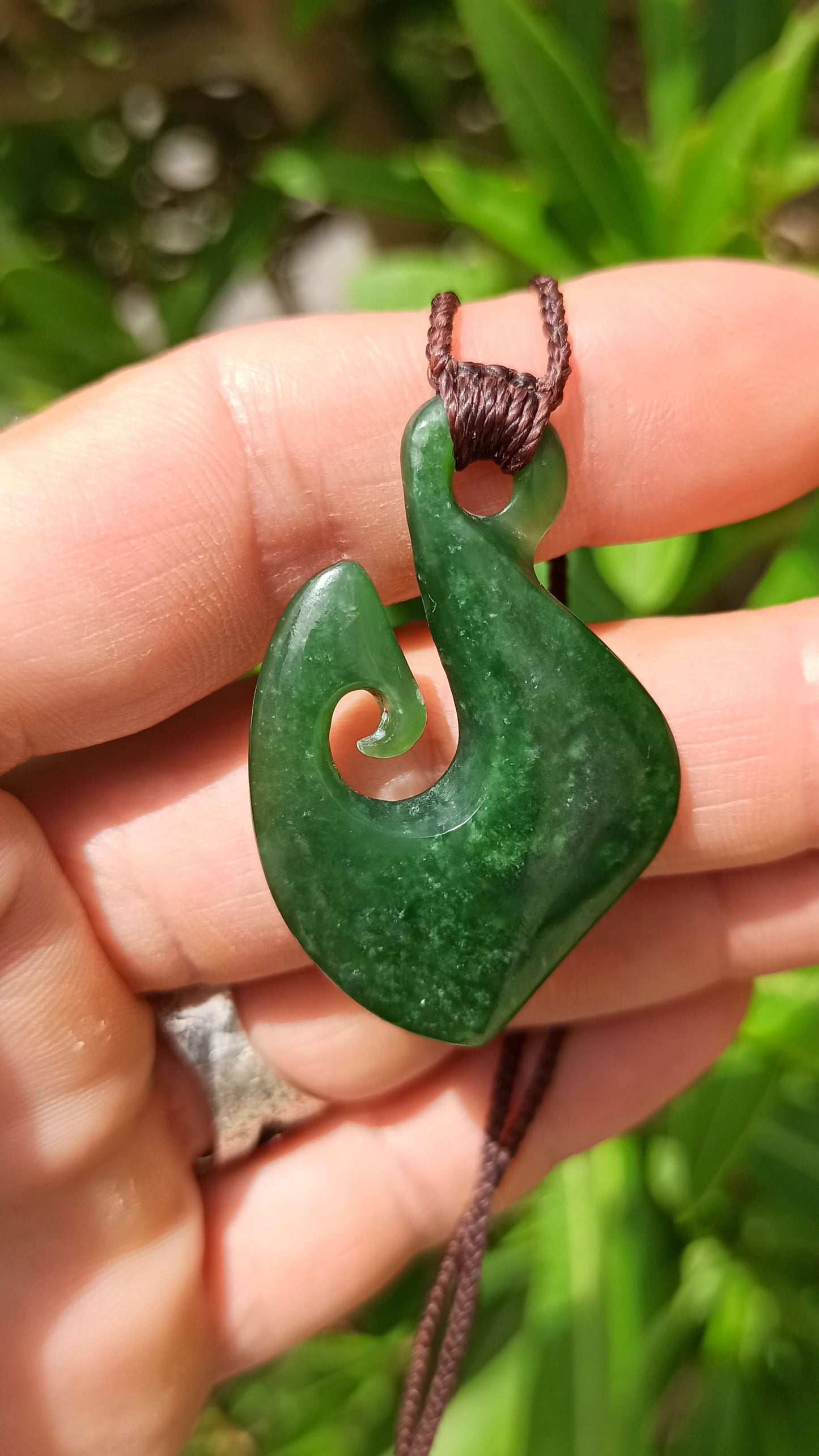 Pendentif "Hei Matau" Jade de Nouvelle Zélande